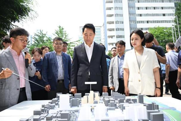 양평신동아아파트 재건축 현장 방문한 오세훈 시장 <사진=서울시>