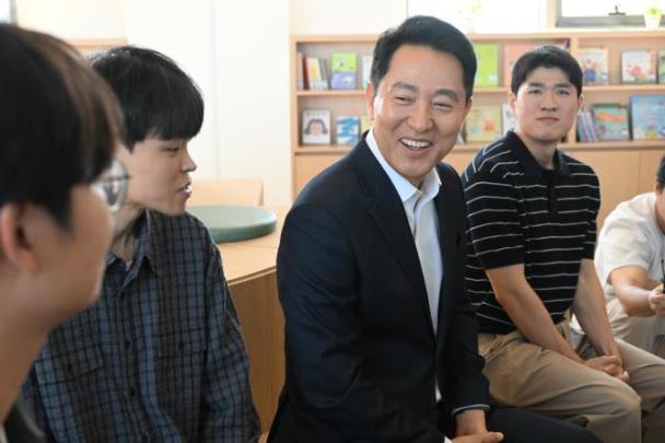 오세훈 시장, 청년안심주택 세이지움 입주 청년과 간담회 <사진=서울시>
