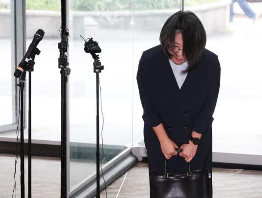 인사하는 용혜인 성평등가족부 장관 후보자 <사진=연합뉴스>
