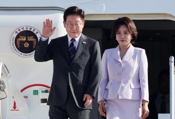 이대통령, 프랑스 일정 본격 시작…영화·영상 정상회의 참석 <사진=연합뉴스>